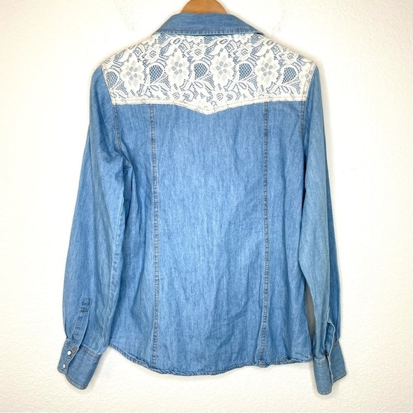 Bit and Bridle pearl snap button denim shirt medium - Picture 4 of 10